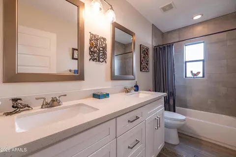 Bath - 1517 E Pinchot Ave, Phoenix, AZ 85014 photo 5 of 6