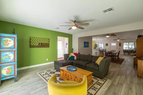 Living - 1517 E Pinchot Ave, Phoenix, AZ 85014 photo 5 of 6