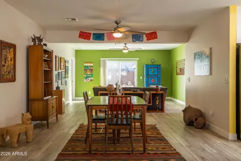 Dining - 1517 E Pinchot Ave, Phoenix, AZ 85014 photo 4 of 4