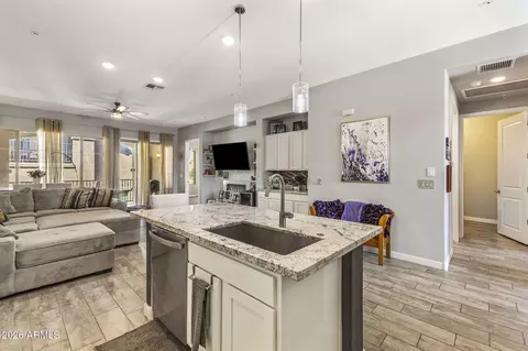 Kitchen - 15550 S 5th Ave #236, Phoenix, AZ 85045 photo 4 of 4