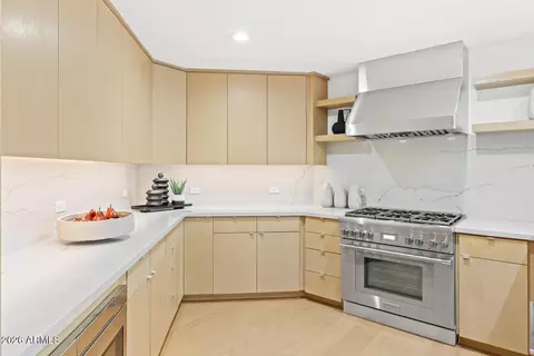 Kitchen - 2402 Esplanade Ln #604, Phoenix, AZ 85016 photo 2 of 6