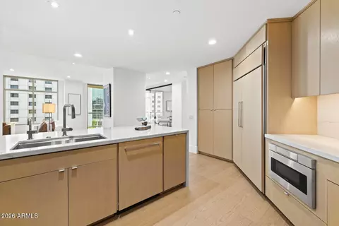 Kitchen - 2402 Esplanade Ln #604, Phoenix, AZ 85016 photo 6 of 6