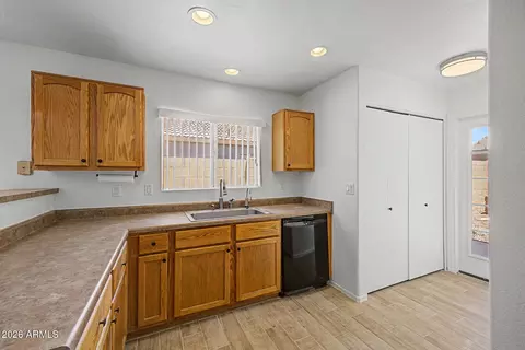 Kitchen - 1925 S Palo Verde Dr, Apache Junction, AZ 85120 photo 4 of 4
