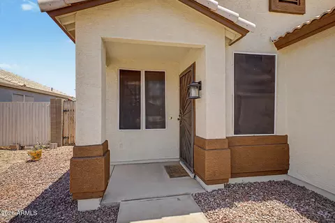 Exterior - 1925 S Palo Verde Dr, Apache Junction, AZ 85120 photo 2 of 10