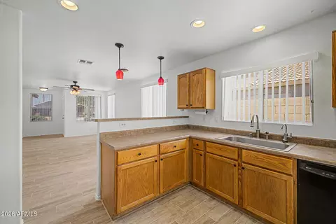 Kitchen - 1925 S Palo Verde Dr, Apache Junction, AZ 85120 photo 2 of 4