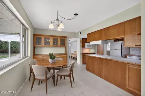 Dining - 1650 E Grandview St, Mesa, AZ 85203 photo 2 of 3