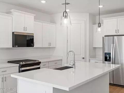 4444 W Hunter Trl, San Tan Valley, AZ 85144