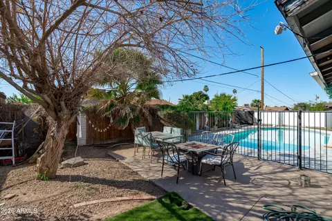 Exterior - 2143 W Eugie Ave, Phoenix, AZ 85029 photo 7 of 9
