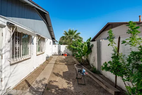 Exterior - 2143 W Eugie Ave, Phoenix, AZ 85029 photo 9 of 9