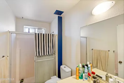 Bath - 2143 W Eugie Ave, Phoenix, AZ 85029 photo 1 of 2
