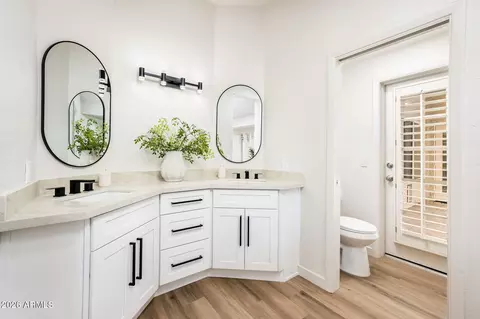 Bath - 1033 E Hearne Way, Gilbert, AZ 85234 photo 1 of 5