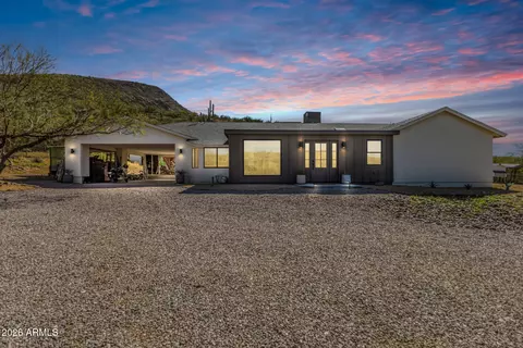 42811 N 21st St, New River, AZ 85087
