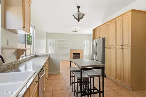 Kitchen - 1645 E Orangewood St, Gilbert, AZ 85296 photo 4 of 6