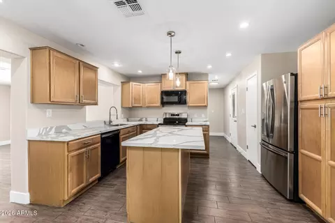 Kitchen - 7613 W Devonshire Ave, Phoenix, AZ 85033 photo 1 of 5