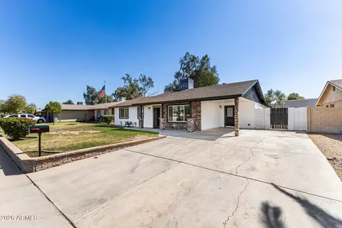 Exterior - 7613 W Devonshire Ave, Phoenix, AZ 85033 photo 2 of 10