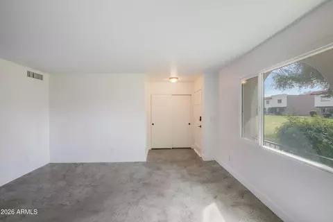 Living - 3846 N 30th St, Phoenix, AZ 85016 photo 2 of 4