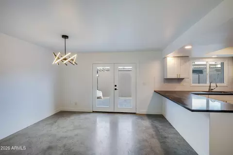Dining - 3846 N 30th St, Phoenix, AZ 85016 photo 1 of 2