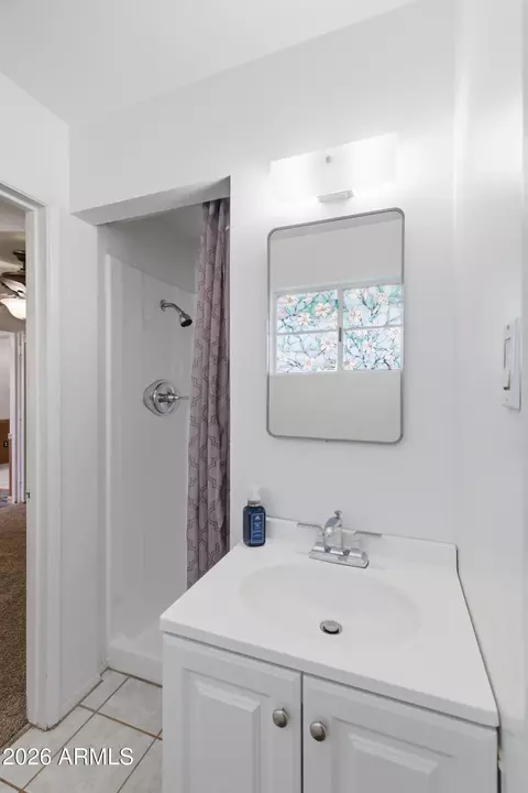 Bath - 3322 W Pierson St, Phoenix, AZ 85017 photo 2 of 5