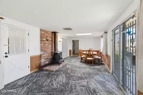 Dining - 3322 W Pierson St, Phoenix, AZ 85017 photo 5 of 5