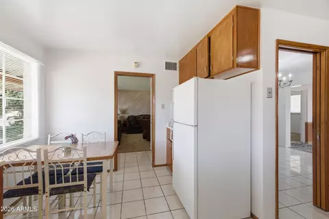 Dining - 3322 W Pierson St, Phoenix, AZ 85017 photo 1 of 5