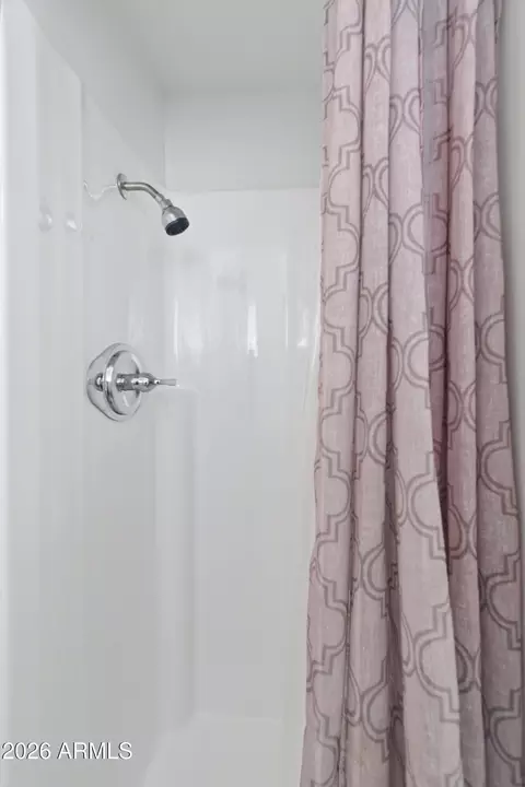 Bath - 3322 W Pierson St, Phoenix, AZ 85017 photo 3 of 5