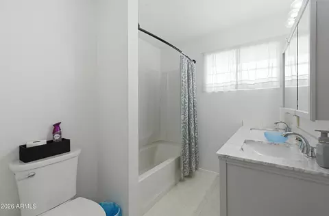 Bath - 3322 W Pierson St, Phoenix, AZ 85017 photo 4 of 5