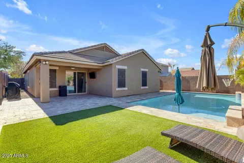 Exterior - 2220 E Stacey Rd, Gilbert, AZ 85298 photo 2 of 11