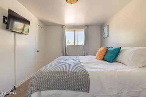 Bedroom - 6320 W Mitchell Dr, Phoenix, AZ 85033 photo 4 of 8