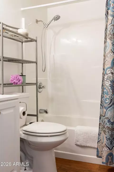 Bath - 6320 W Mitchell Dr, Phoenix, AZ 85033 photo 2 of 2