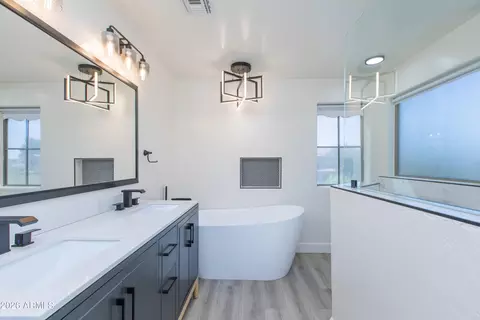 Bath - 3326 E Mead Dr, Gilbert, AZ 85298 photo 5 of 11