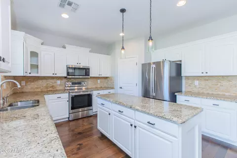 Kitchen - 3326 E Mead Dr, Gilbert, AZ 85298 photo 1 of 6