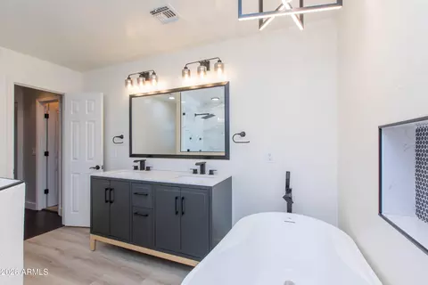 Bath - 3326 E Mead Dr, Gilbert, AZ 85298 photo 6 of 11