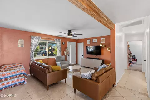 Living - 808 E Cinnabar Ave, Phoenix, AZ 85020 photo 5 of 5