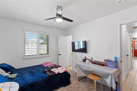 Bedroom - 808 E Cinnabar Ave, Phoenix, AZ 85020 photo 4 of 7