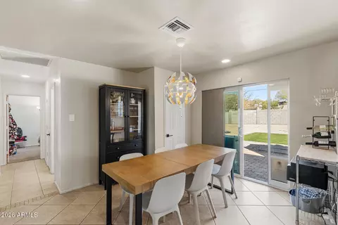 Dining - 808 E Cinnabar Ave, Phoenix, AZ 85020 photo 1 of 4