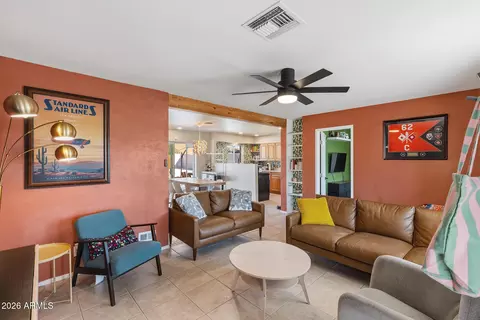 Living - 808 E Cinnabar Ave, Phoenix, AZ 85020 photo 2 of 5