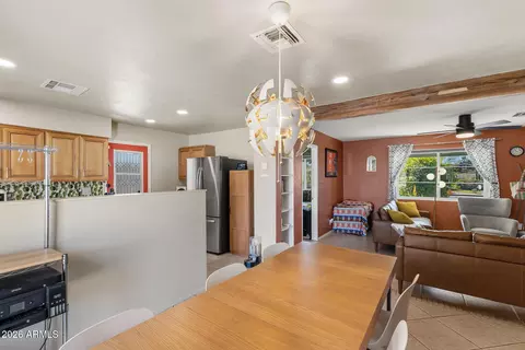 Dining - 808 E Cinnabar Ave, Phoenix, AZ 85020 photo 3 of 4
