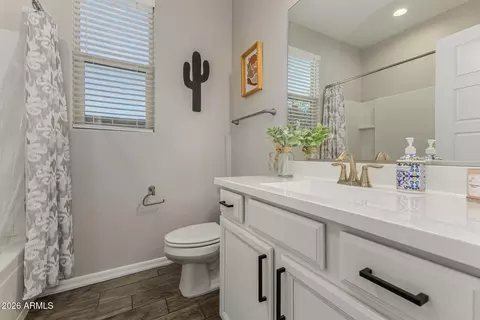 Bath - 2322 E Harwell Rd, Phoenix, AZ 85042 photo 1 of 1