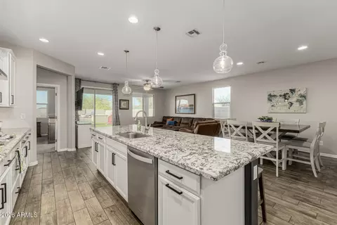 Kitchen - 2322 E Harwell Rd, Phoenix, AZ 85042 photo 3 of 3