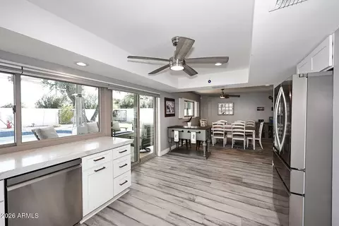 Kitchen - 4641 E Mountain View Rd, Phoenix, AZ 85028 photo 4 of 5