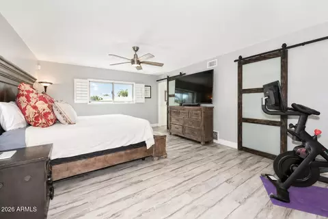 Bedroom - 4641 E Mountain View Rd, Phoenix, AZ 85028 photo 2 of 4