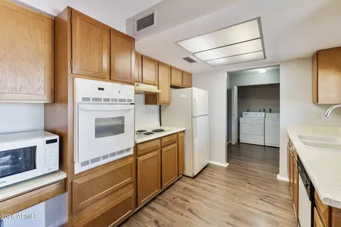 Kitchen - 547 S 80th St E, Mesa, AZ 85208 photo 2 of 2