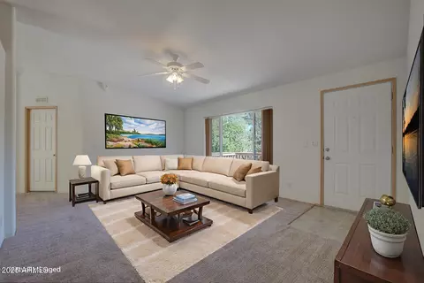 Living - 405 E Cherry St, Payson, AZ 85541 photo 4 of 10