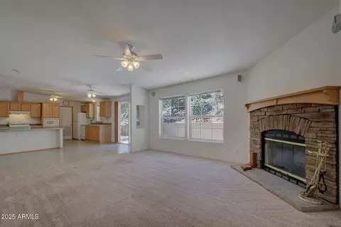 Living - 405 E Cherry St, Payson, AZ 85541 photo 10 of 10