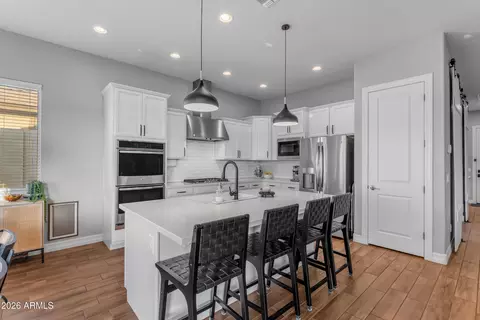 Kitchen - 10326 E Bergeron Ave, Mesa, AZ 85212 photo 6 of 9