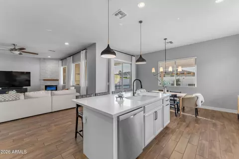 Kitchen - 10326 E Bergeron Ave, Mesa, AZ 85212 photo 2 of 9