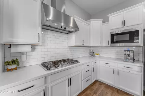 Kitchen - 10326 E Bergeron Ave, Mesa, AZ 85212 photo 9 of 9