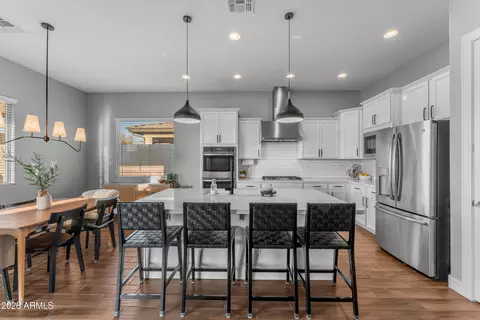 Kitchen - 10326 E Bergeron Ave, Mesa, AZ 85212 photo 5 of 9
