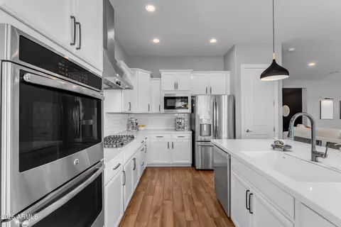Kitchen - 10326 E Bergeron Ave, Mesa, AZ 85212 photo 3 of 9