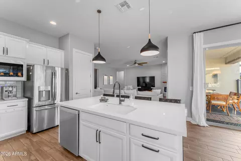 Kitchen - 10326 E Bergeron Ave, Mesa, AZ 85212 photo 4 of 9